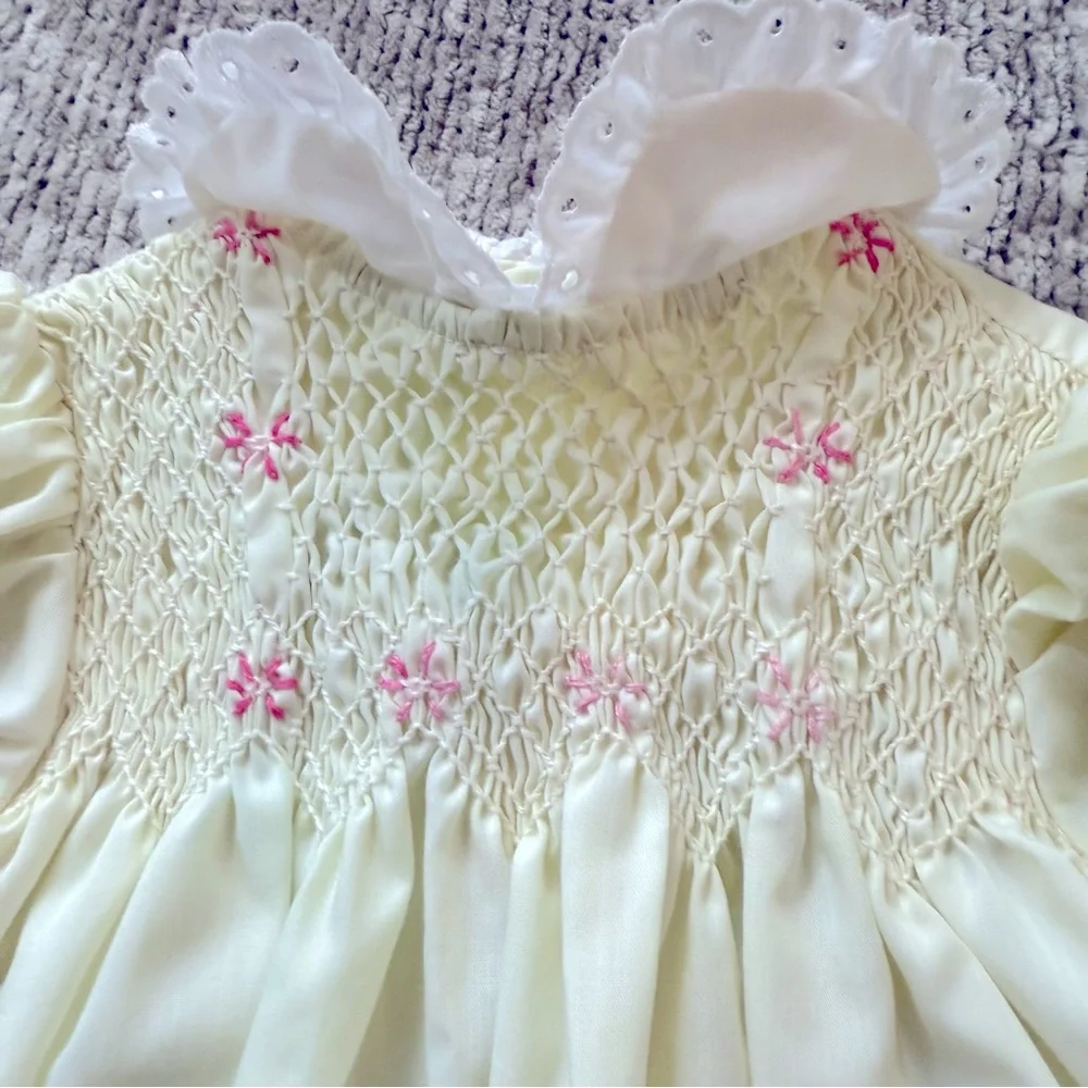 Vintage Polly‎ Flinders Yellow Smocked Dress Eyelet Collar Puff Sleeves 24M